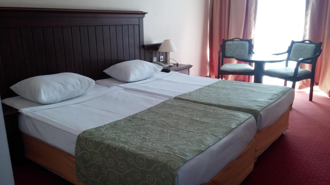 Side Palm D'Or Hotel ภายนอก รูปภาพ